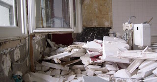 Демонтаж хрущевки в Сарапуле - удаление старых полов и стен по выгодной цене от 1737 рублей.