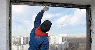 Демонтаж остекления балкона в Сарапуле - цена от 562 руб. - Сварной-Срл